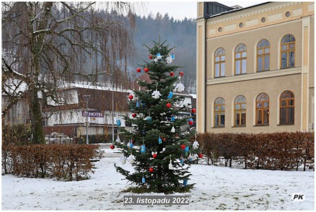 Pietteho park - vyzdobený vánoční stromek